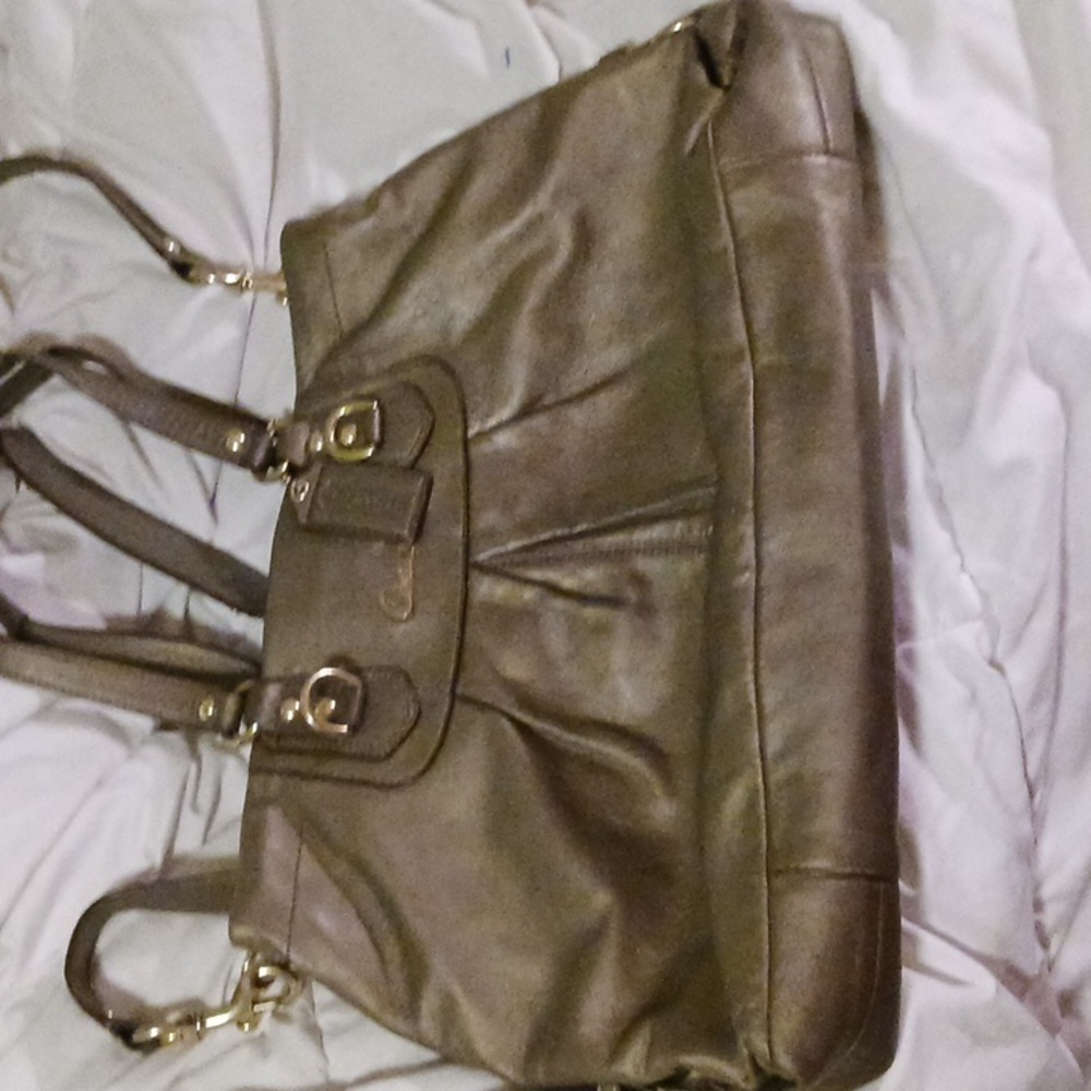 16x9x3 coach bag.
